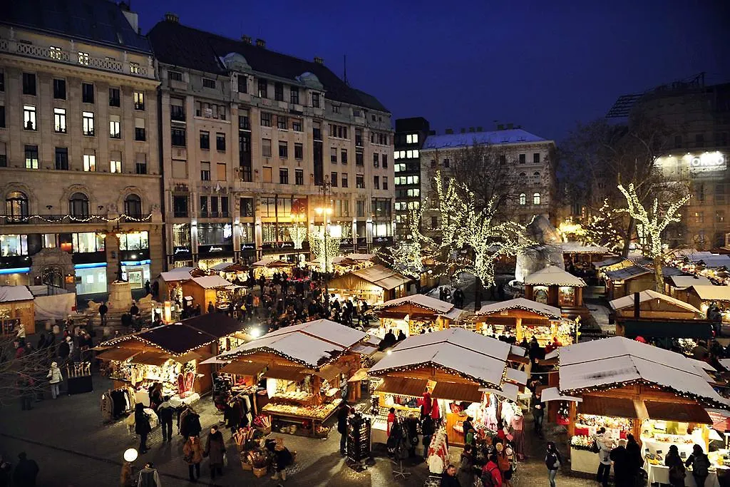 Vorosmarty Square Luxury Apartment Budapest