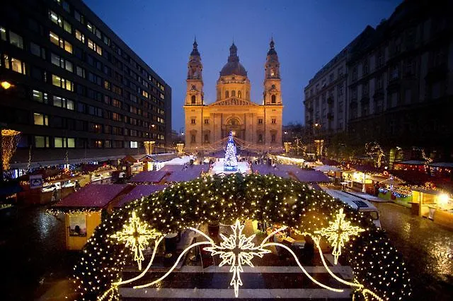 Vorosmarty Square Luxury Apartment Budapest